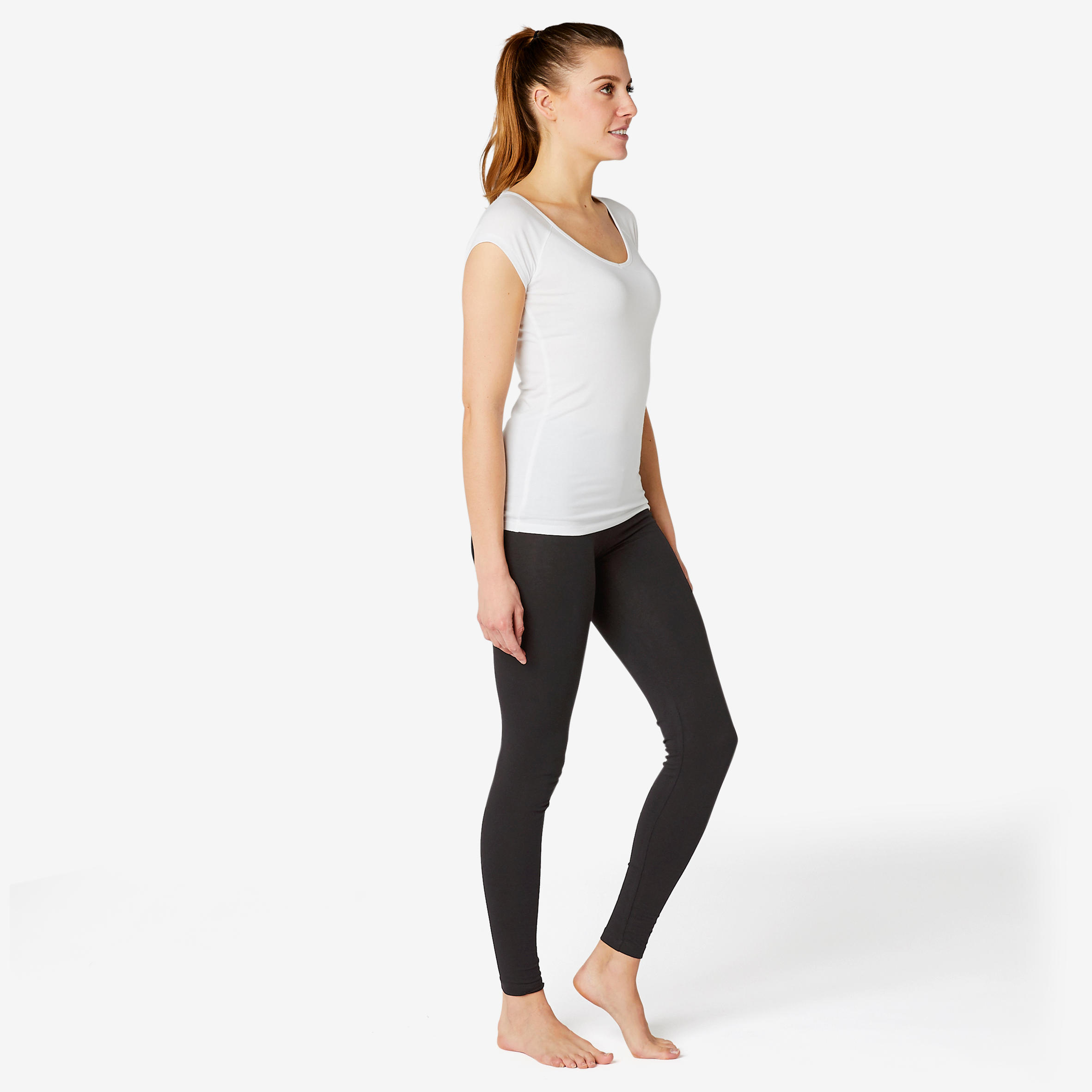 Black capri sports leggings from Decathlon | Sports leggings, Gym shorts  womens, Fashion