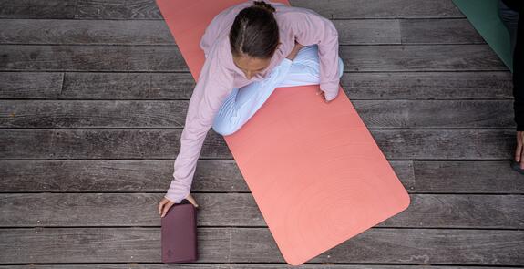 comment chasseer le stress avec le yoga comment chasseer le stress avec le yoga