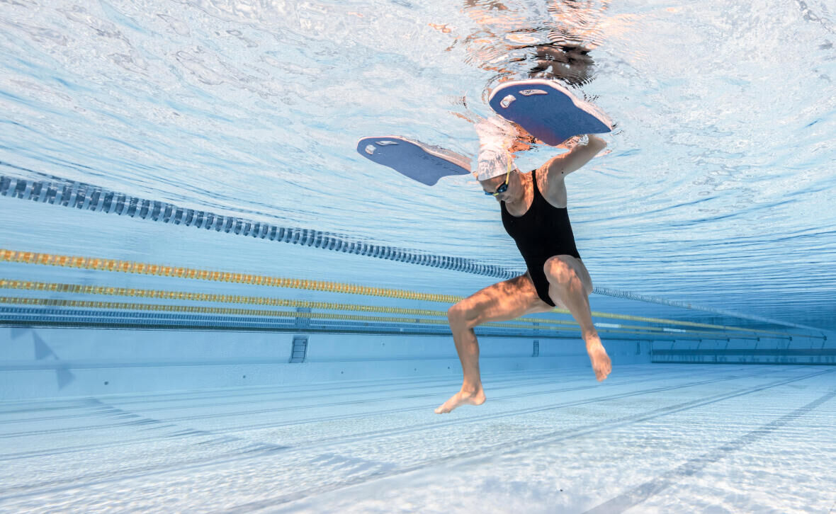 Améliorer sa poussée rétropédalage en natation synchronisée avec Virginie Dedieu