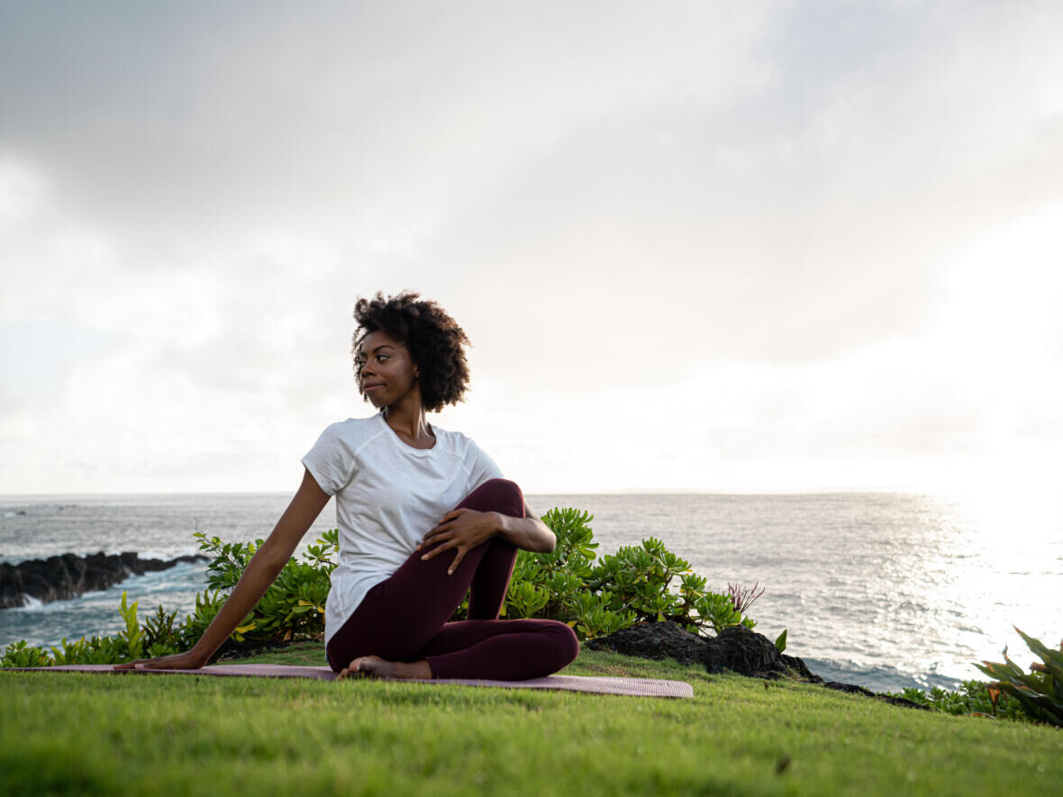 5 reasons to begin hiking-yoga