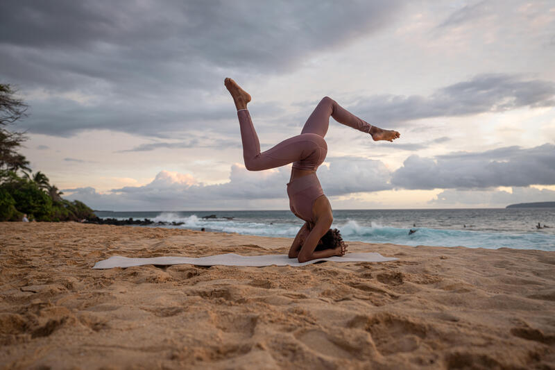 Come scegliere la tenuta per lo yoga dinamico | DECATHLON