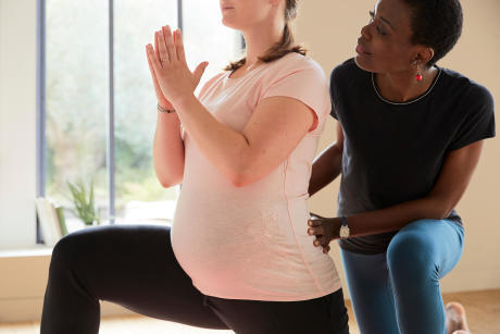 Découvrez le yoga prénatal avec Bernadette de Gasquet Découvrez le yoga prénatal avec Bernadette de Gasquet