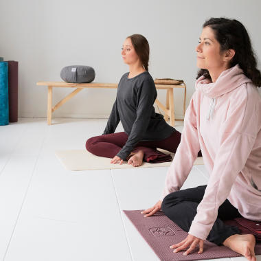 Die richtige Wahl der Bekleidung für sanftes Yoga