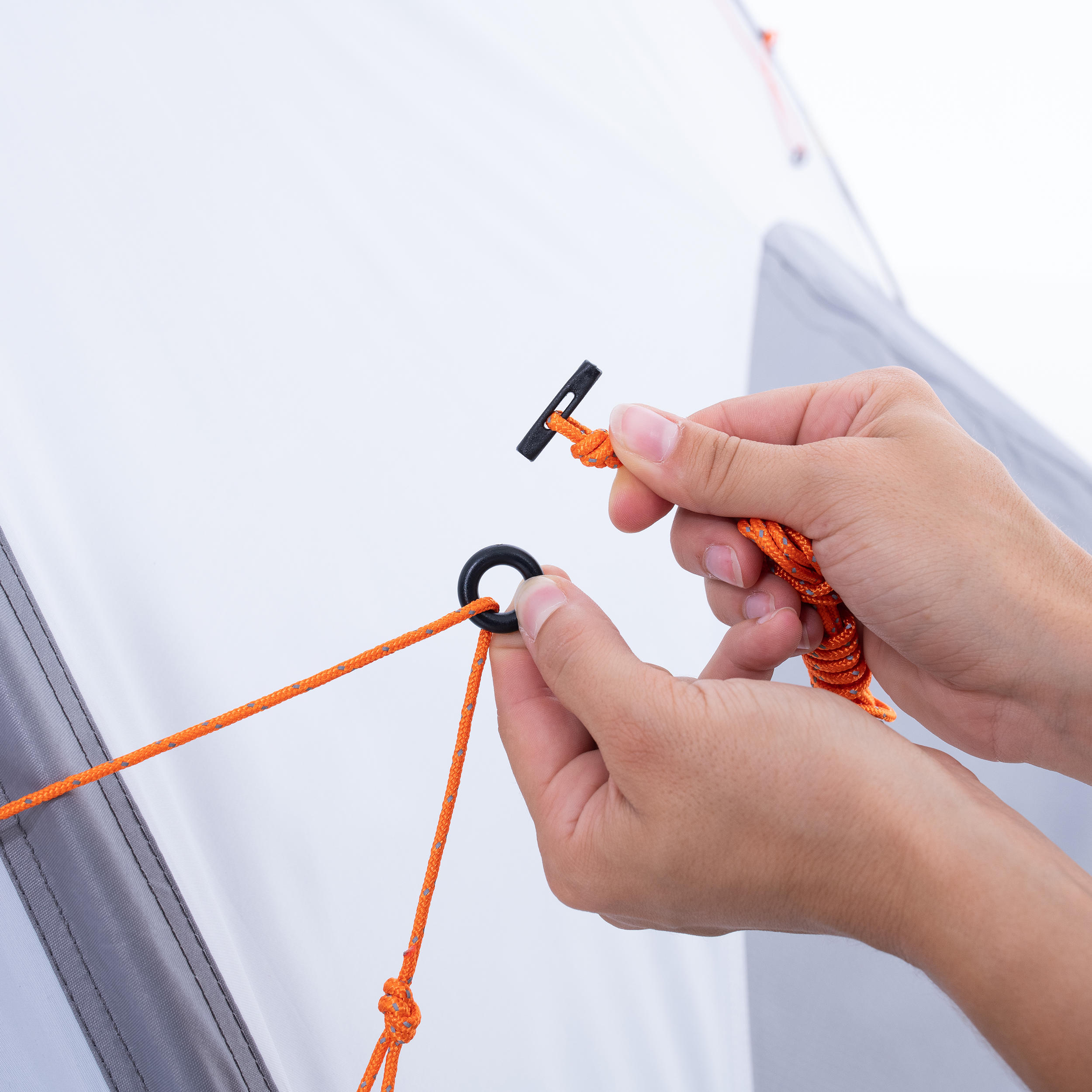 Палатка треккинговая купольная трехсезонная 2-местная TREK 500 Fresh & Black FORCLAZ