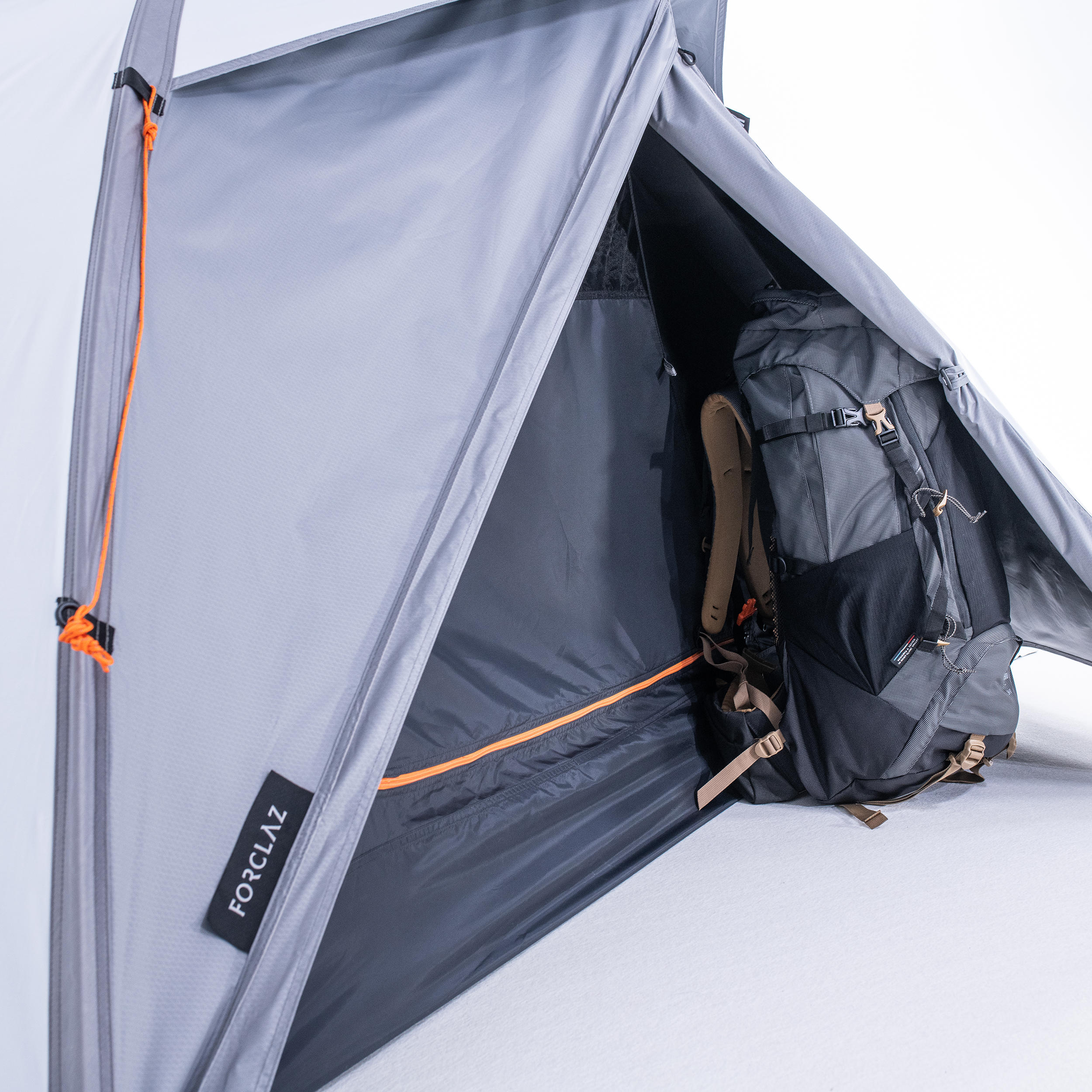 新品同様　軽量コンパクト広々ドームテント　フォルクラTREK 500 - 2人用 FORCLAZ (フォルクラ) キャンプ・トレッキング・登山用テント 3