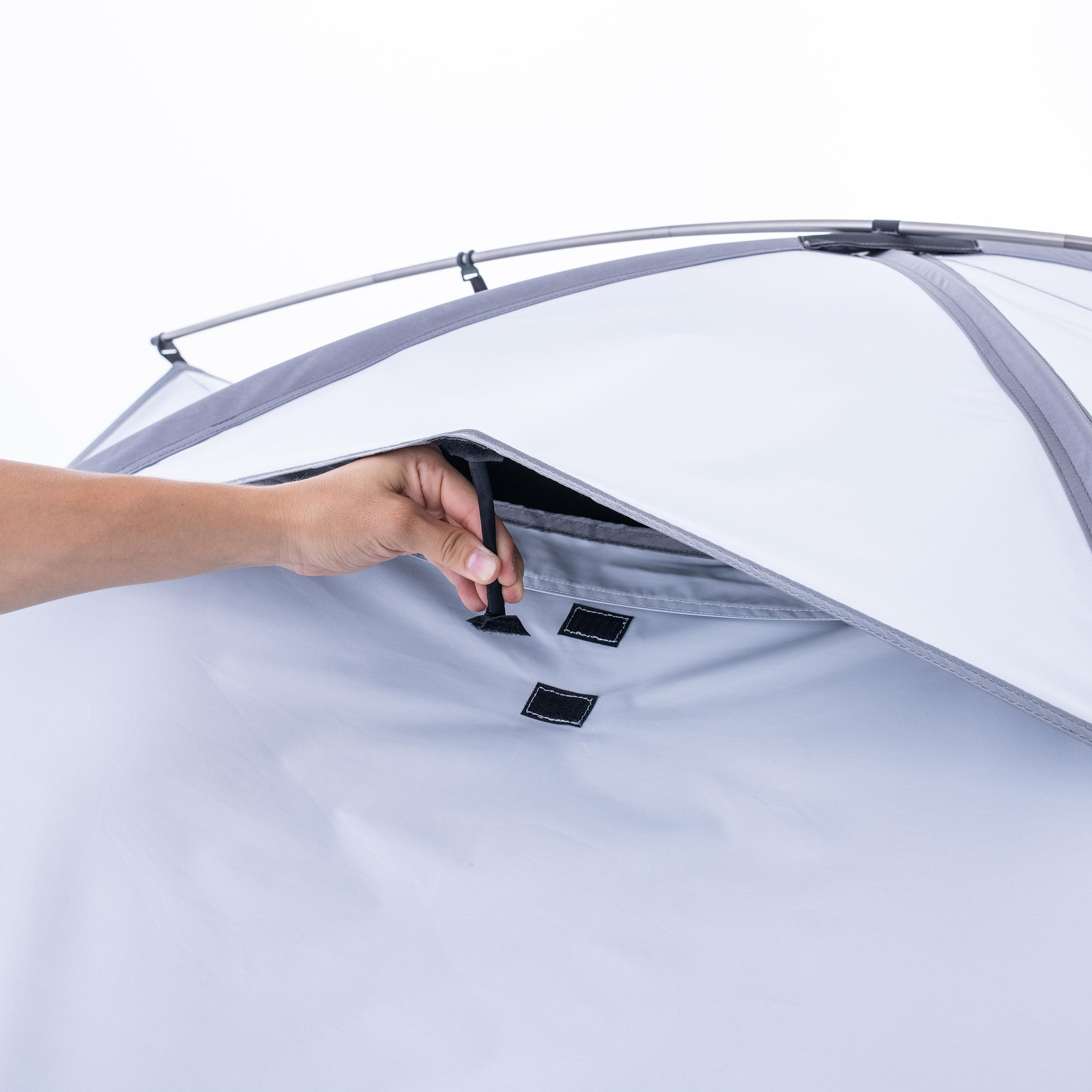 Палатка треккинговая купольная трехсезонная 2-местная TREK 500 Fresh & Black FORCLAZ