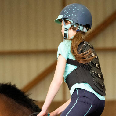 Come scegliere una protezione dorsale equitazione