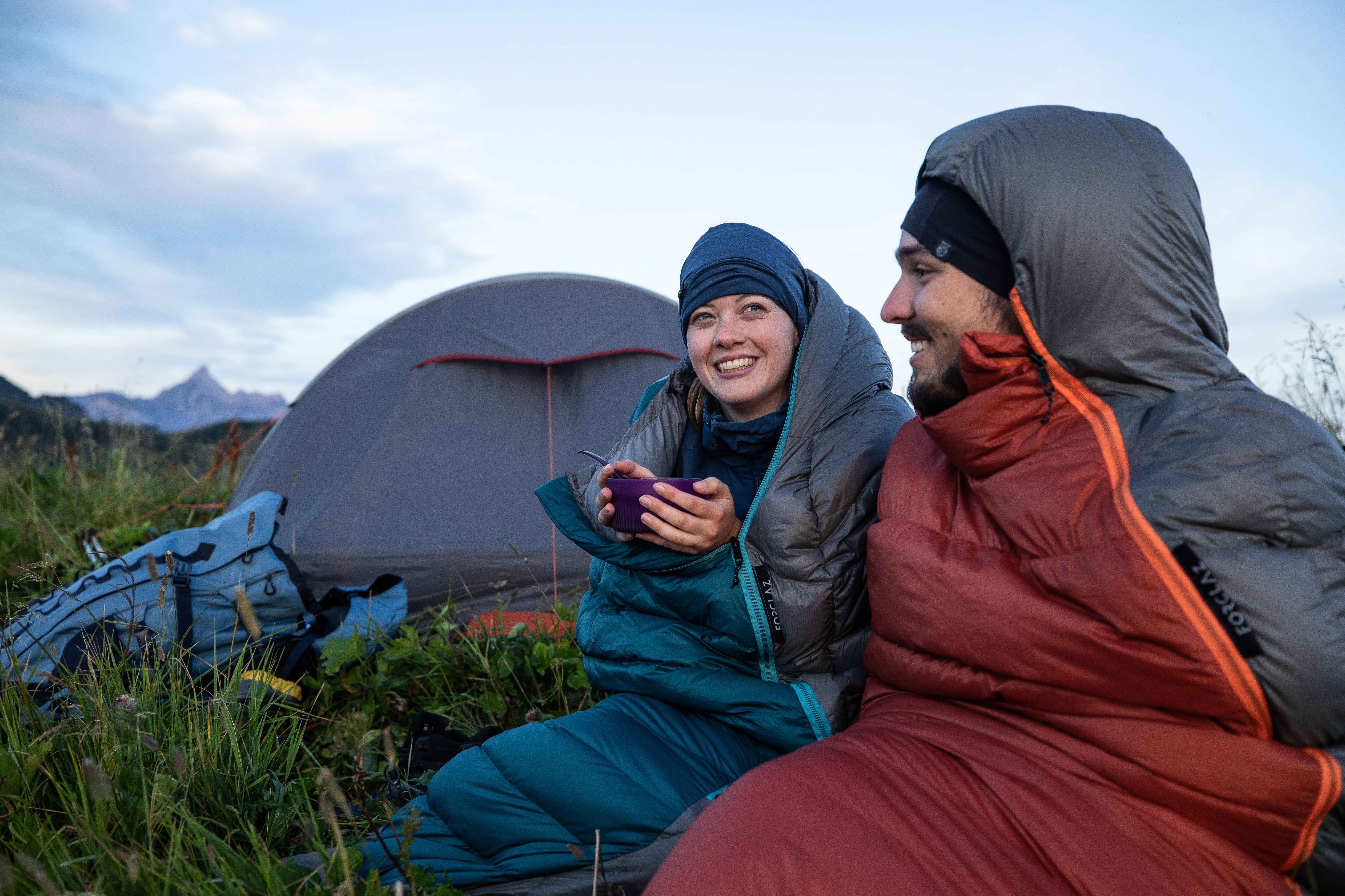 Camping Sleeping Bag -5°C to 0°C – MT 900 Dark Sepia - FORCLAZ