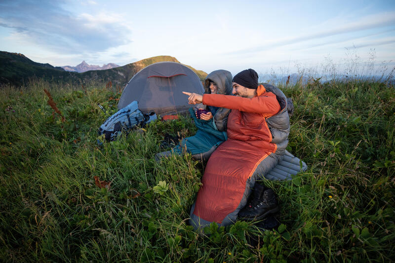 Trekken en wildkamperen: de beste slaapzakken van Decathlon