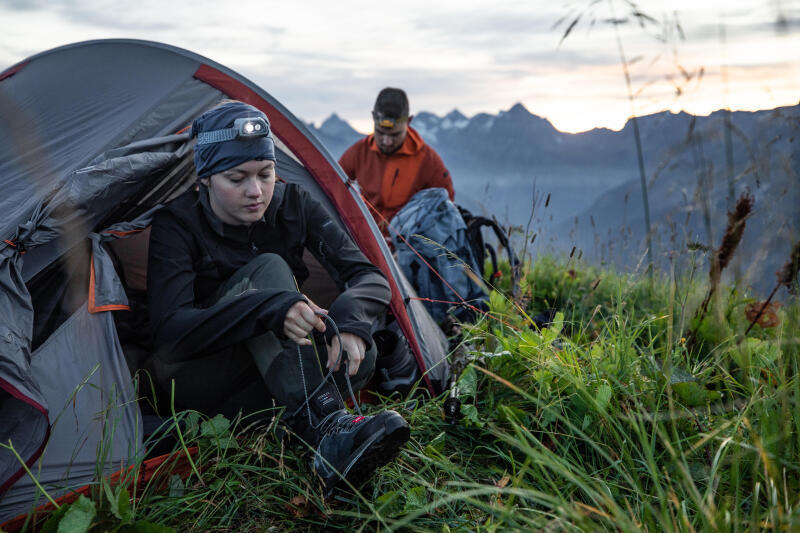 Kurtka wiatrówka trekkingowa damska MT900