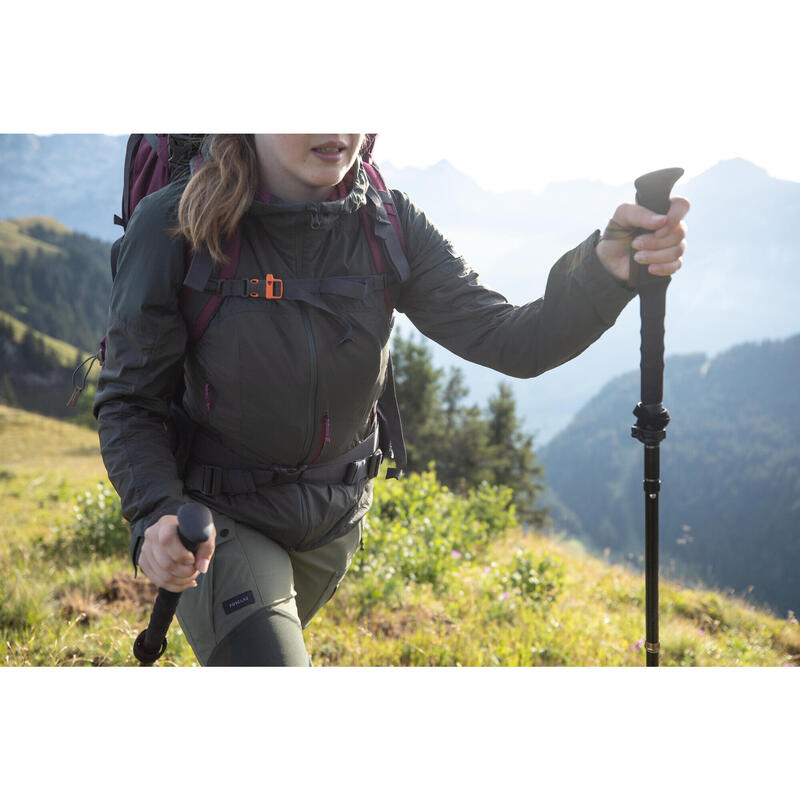 Geacă cu protecție împotriva vântului Softshell Trekking MT900 Kaki Damă