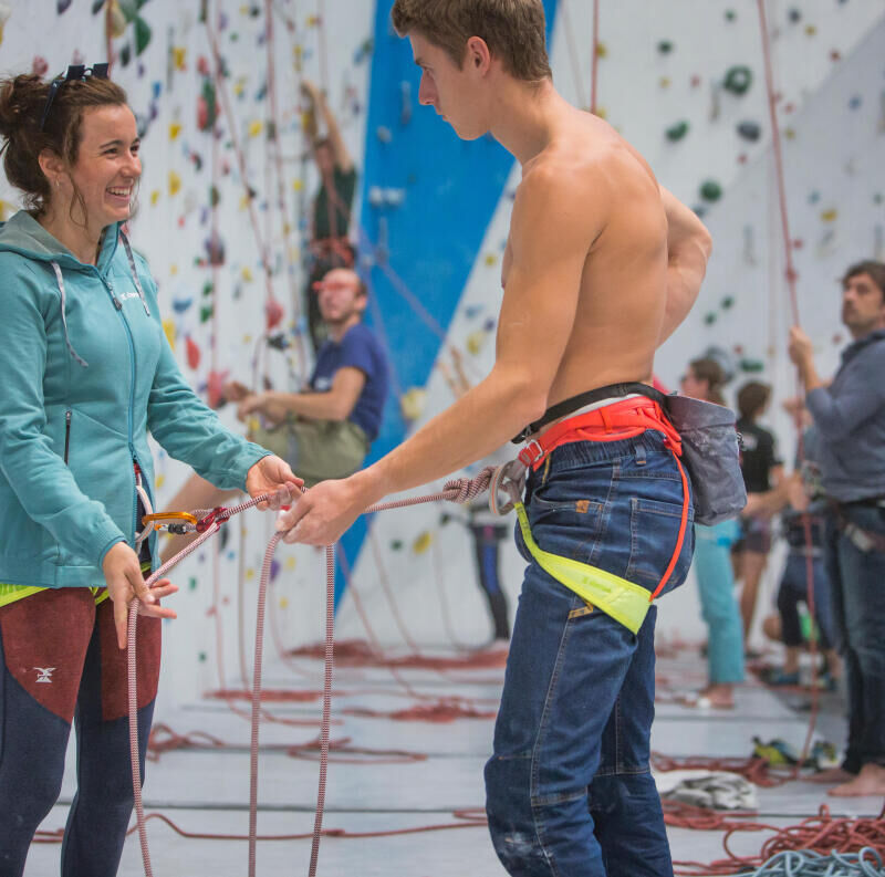 belay system for indoor climbing