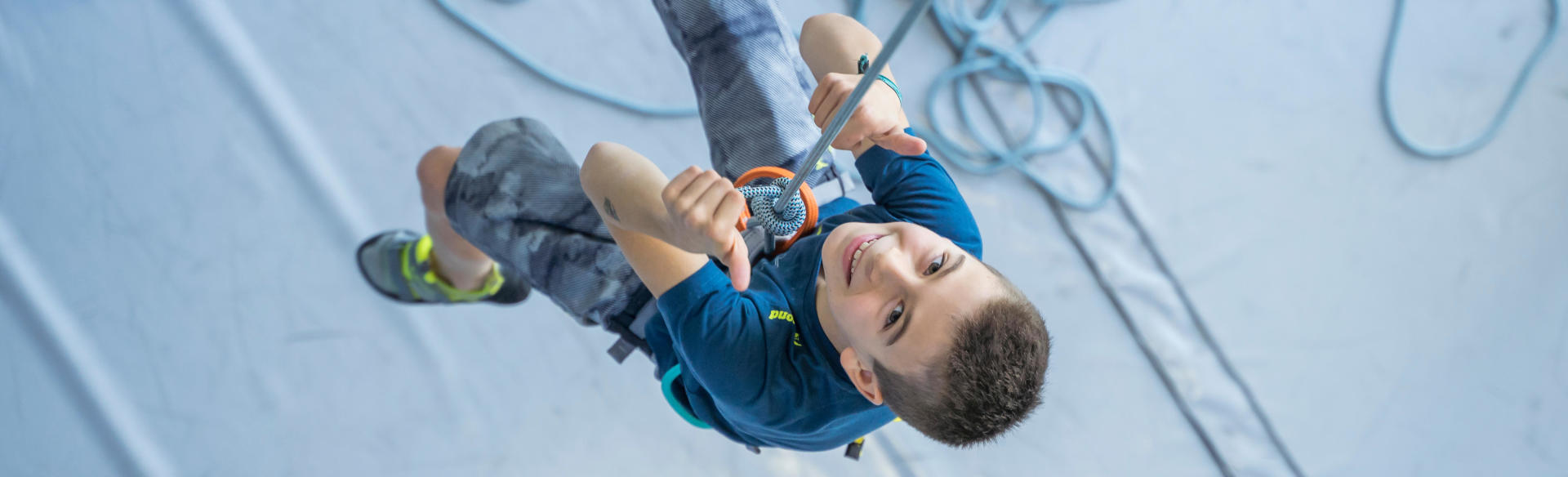 A quel âge et comment mon enfant peut-il commencer l'escalade ?