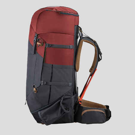 Mochila de montaña y trekking 70L Forclaz Trek100 Easyfit. Funda impermeable