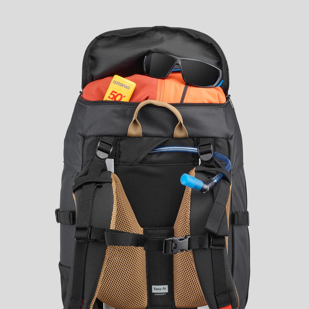 Crni muški ranac za planinarenje TREK 100 EASIFIT (50 l)