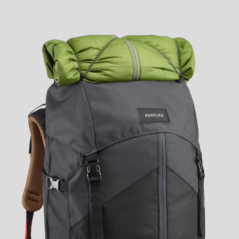 Nueva Mochila de Viaje Montaña y Trekking Forclaz Travel 100 40 litros de  Decathlon - Infoaventura