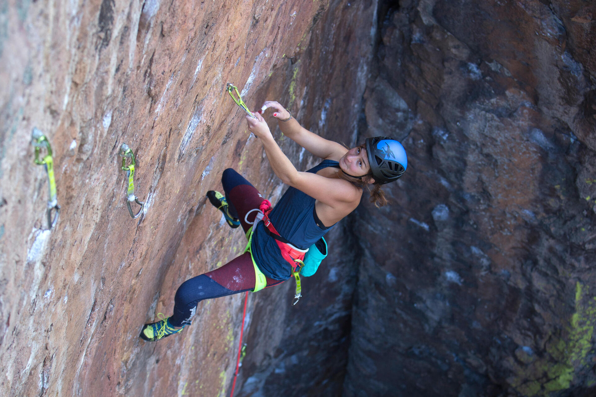 Come scegliere un casco da arrampicata o alpinismo?