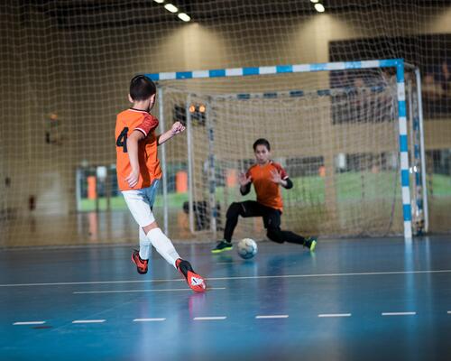 futsal zaalvoetbal schoenen decathlon kipsta