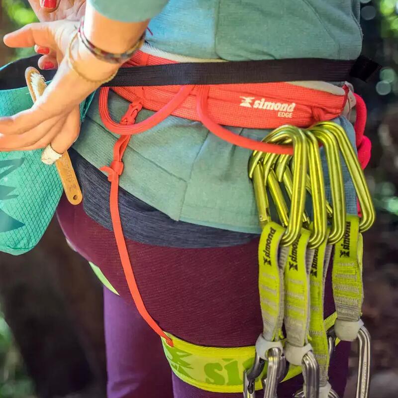 CUM SĂ ALEGI UN HAM DE ESCALADĂ SAU DE ALPINISM