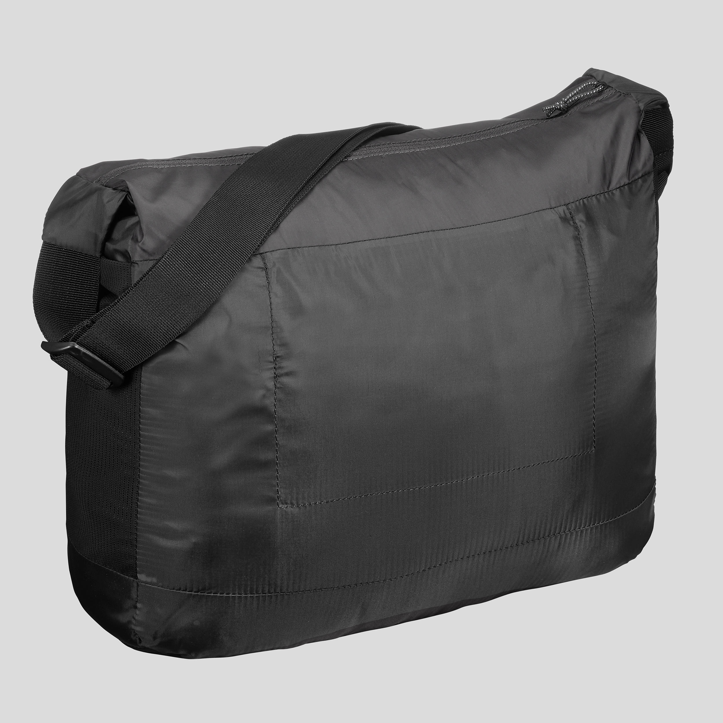 Bolsa compacta 15 litros trekking viaje | TRAVEL 100 negro - Decathlon