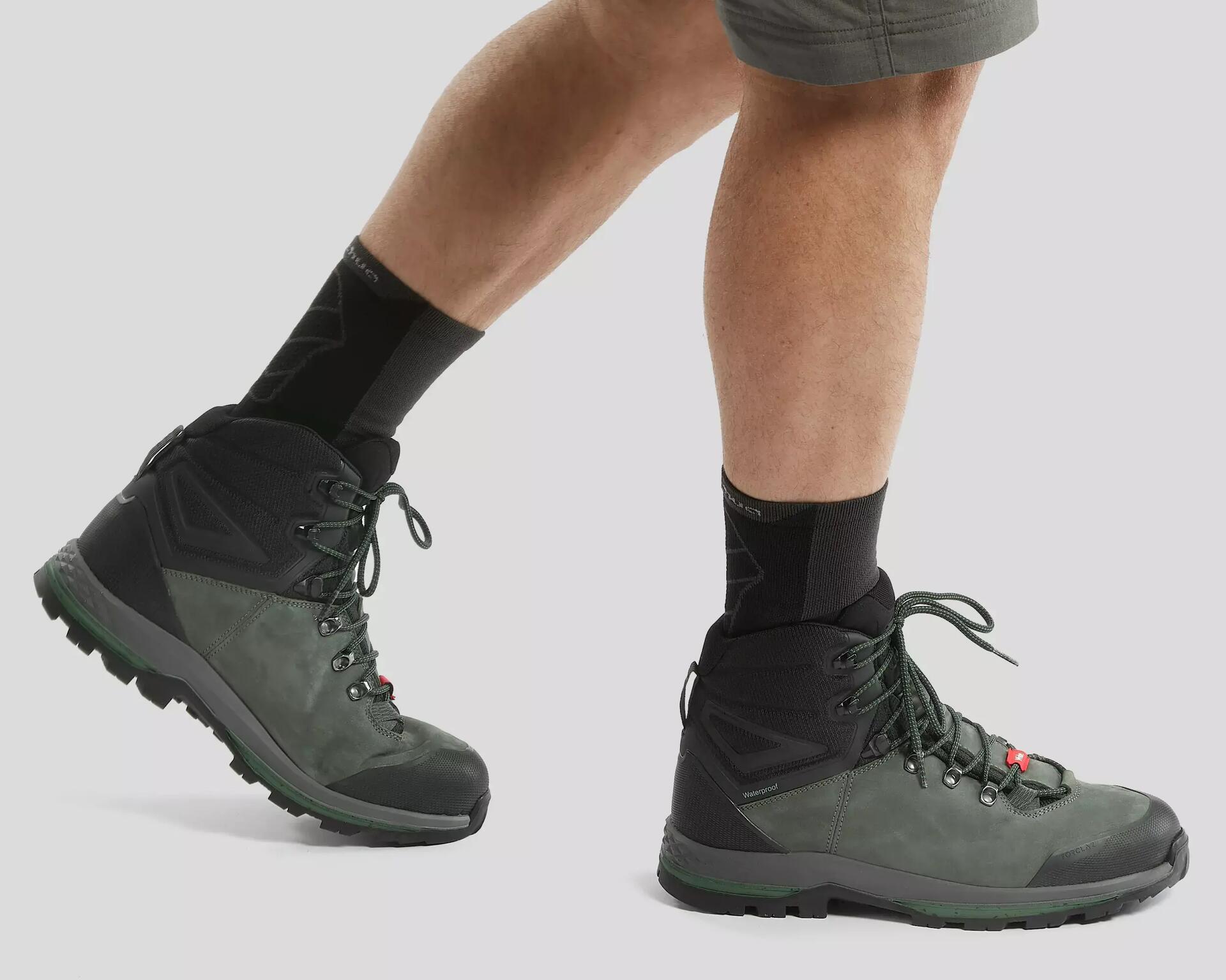 8550247 - BOTAS LARGAS DE TREKKING EM COURO HOMEM MT100 CAQUI