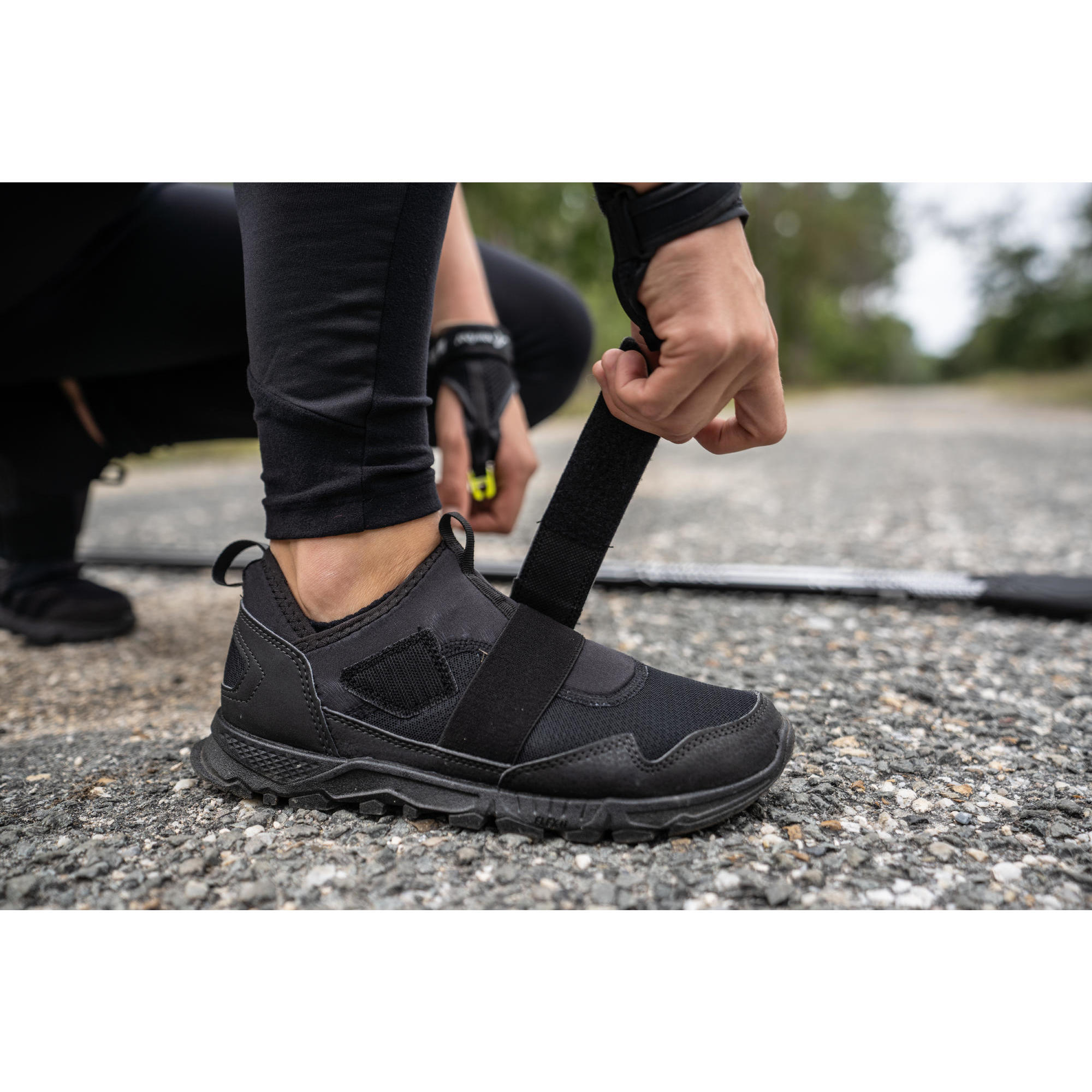 Chaussures respirantes de marche nordique NW 100 noir NEWFEEL