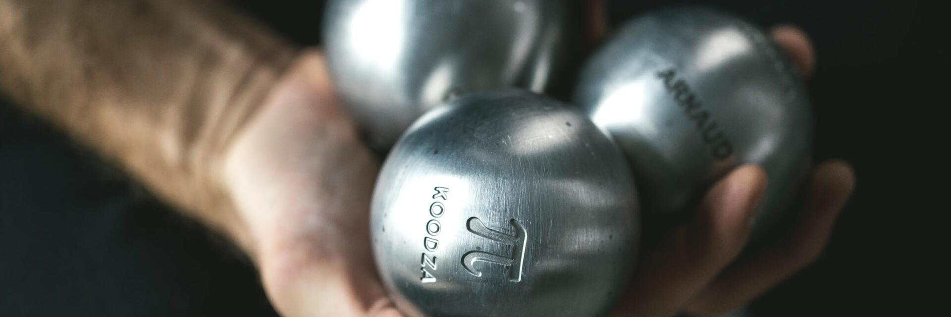 Comment choisir ses boules de pétanque ?