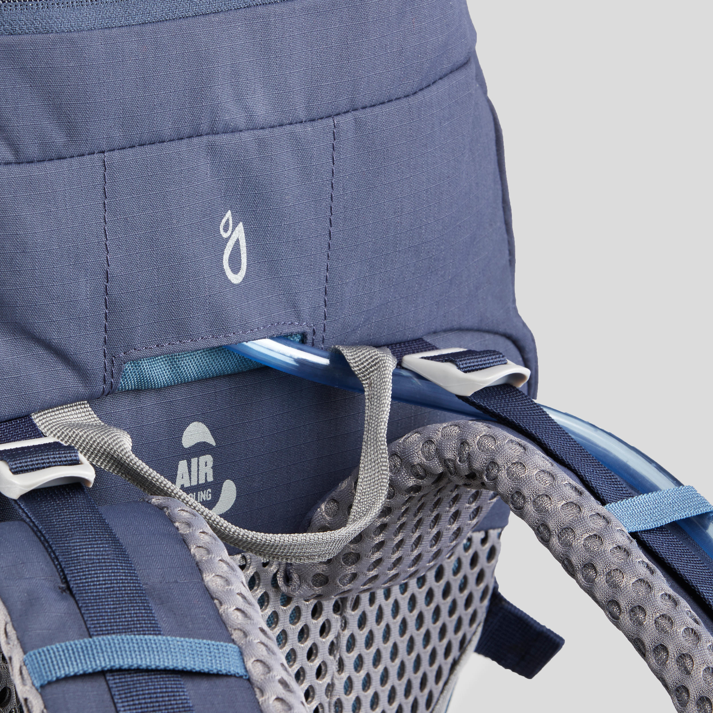 Sac à dos de randonnée de 30 L - MH 500 - Bleu foncé, Gris tempête -  Quechua - Décathlon