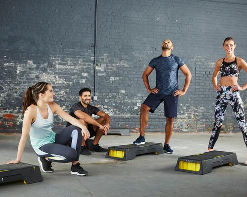 une homme et une femme se motivent mutuellement