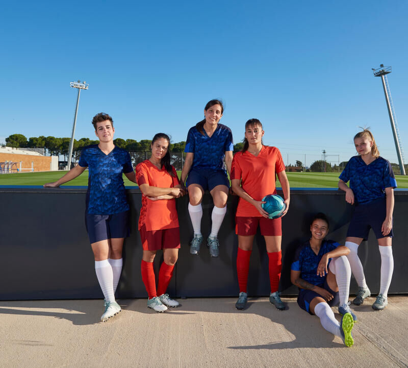 Football: what makes a good team player?