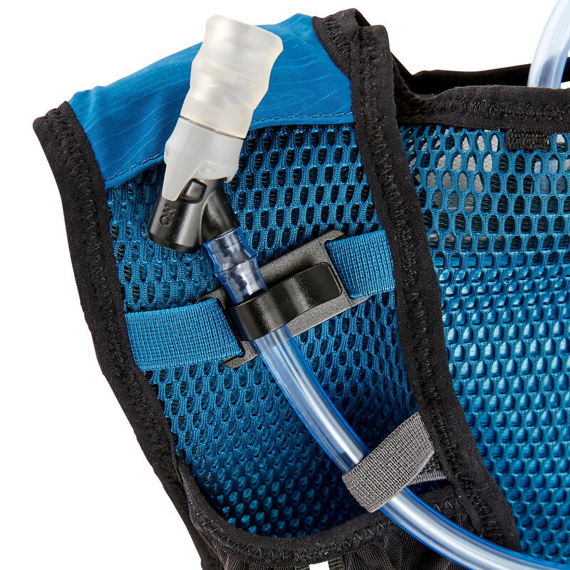 SAC DE TRAIL RUNNING MIXTE 10 L BLEU ET NOIR