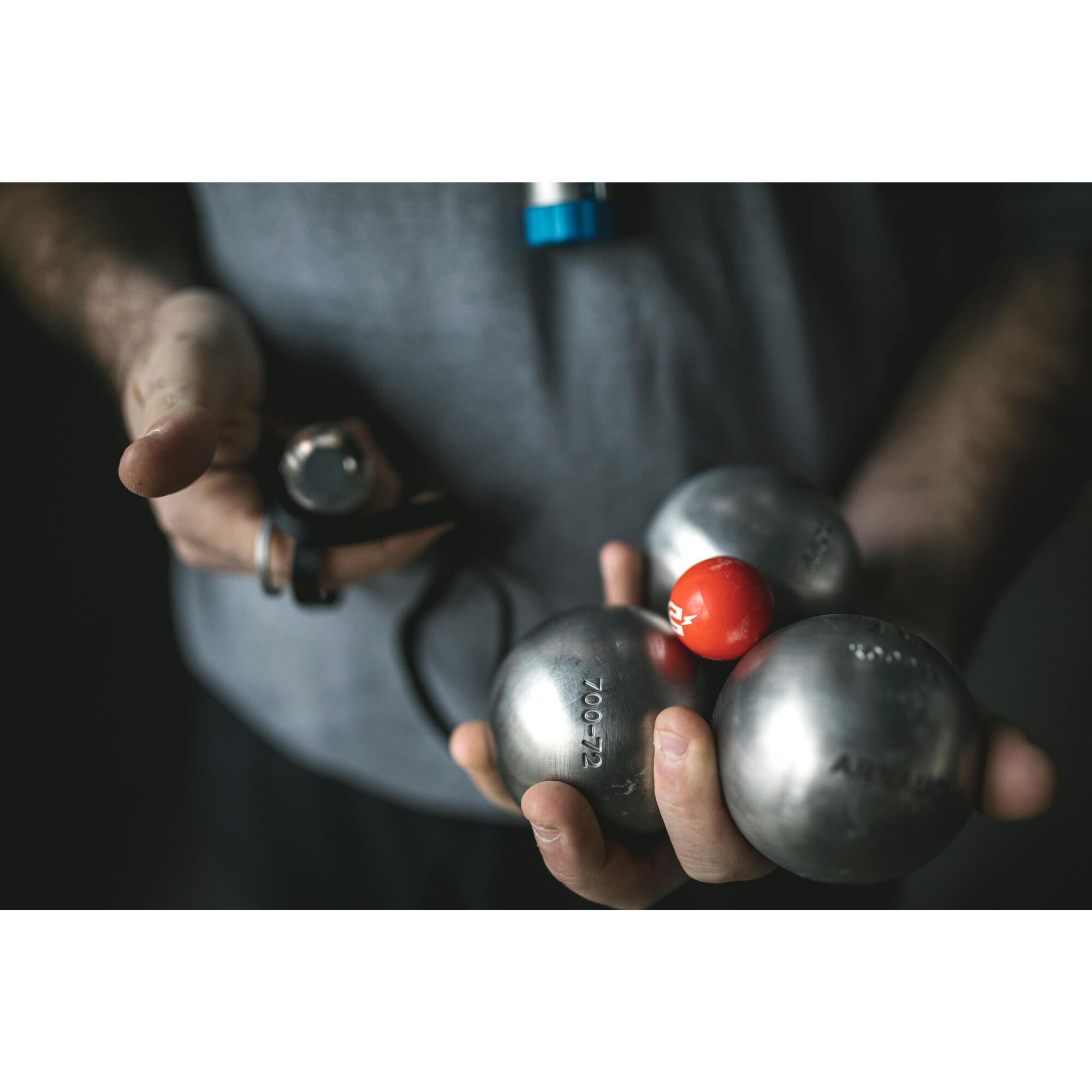 MAGNETIC PETANQUE BALL HOLDER