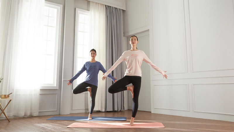 Come scegliere la tenuta per lo yoga soft | DECATHLON