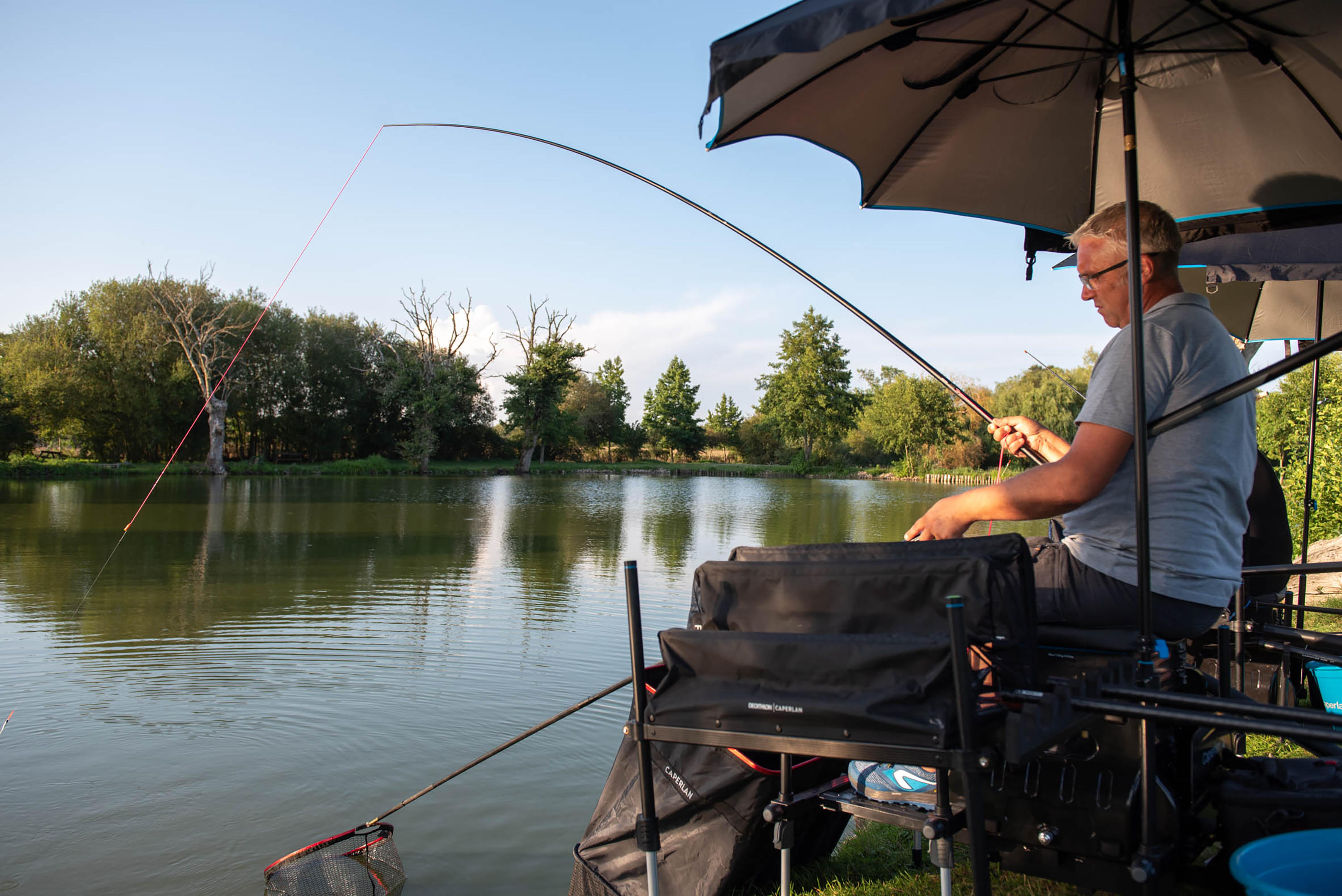 Waterproof fishing poncho 100