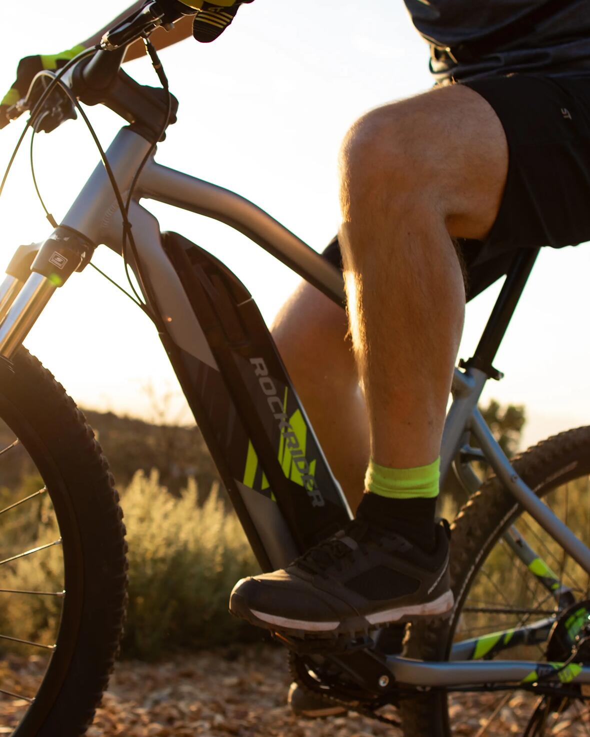 Come scegliere una MTB a pedalata assistita e con che batteria - consigli sport DECATHLON