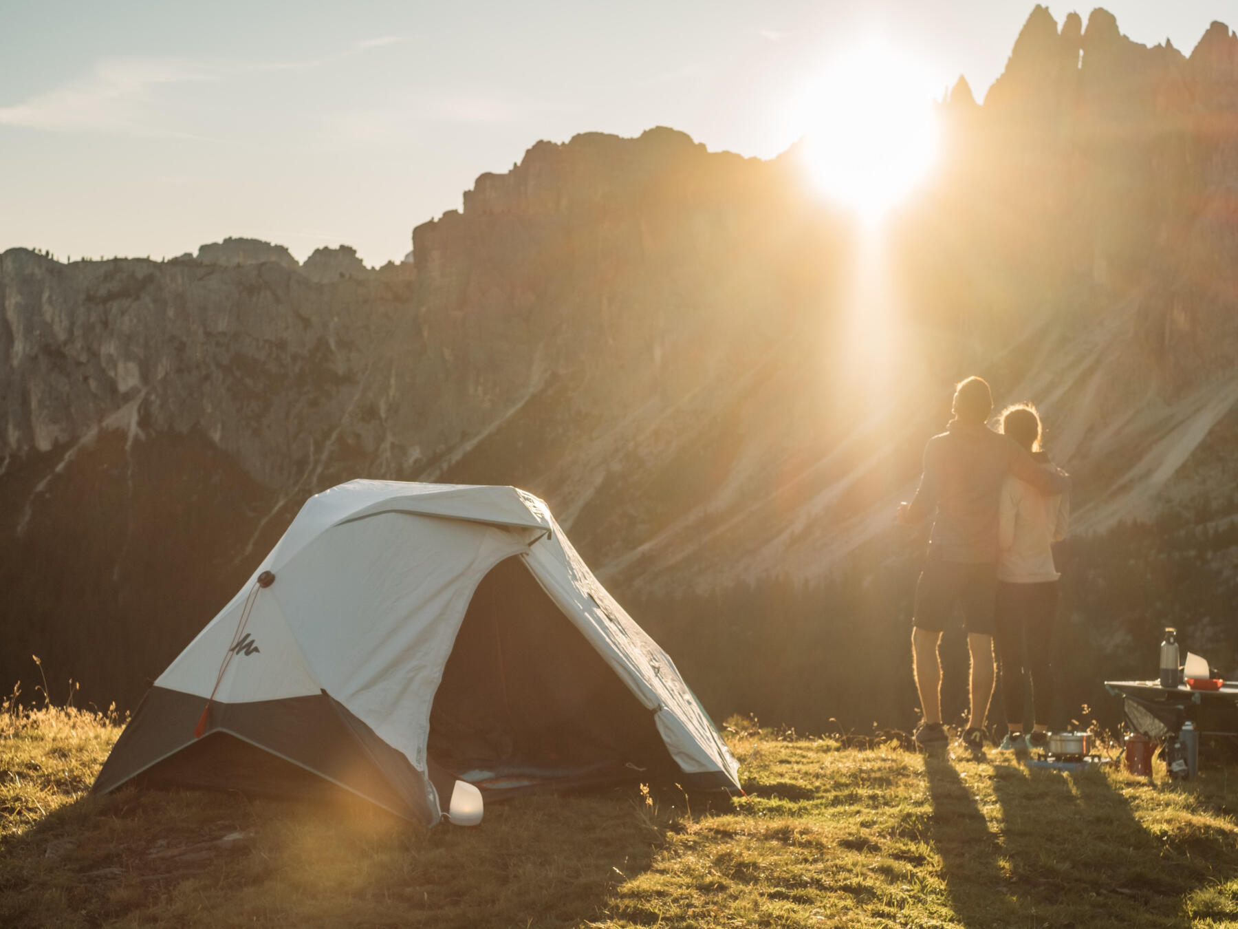 TENTES QUECHUA : Il n'a jamais été aussi facile de dormir dehors !