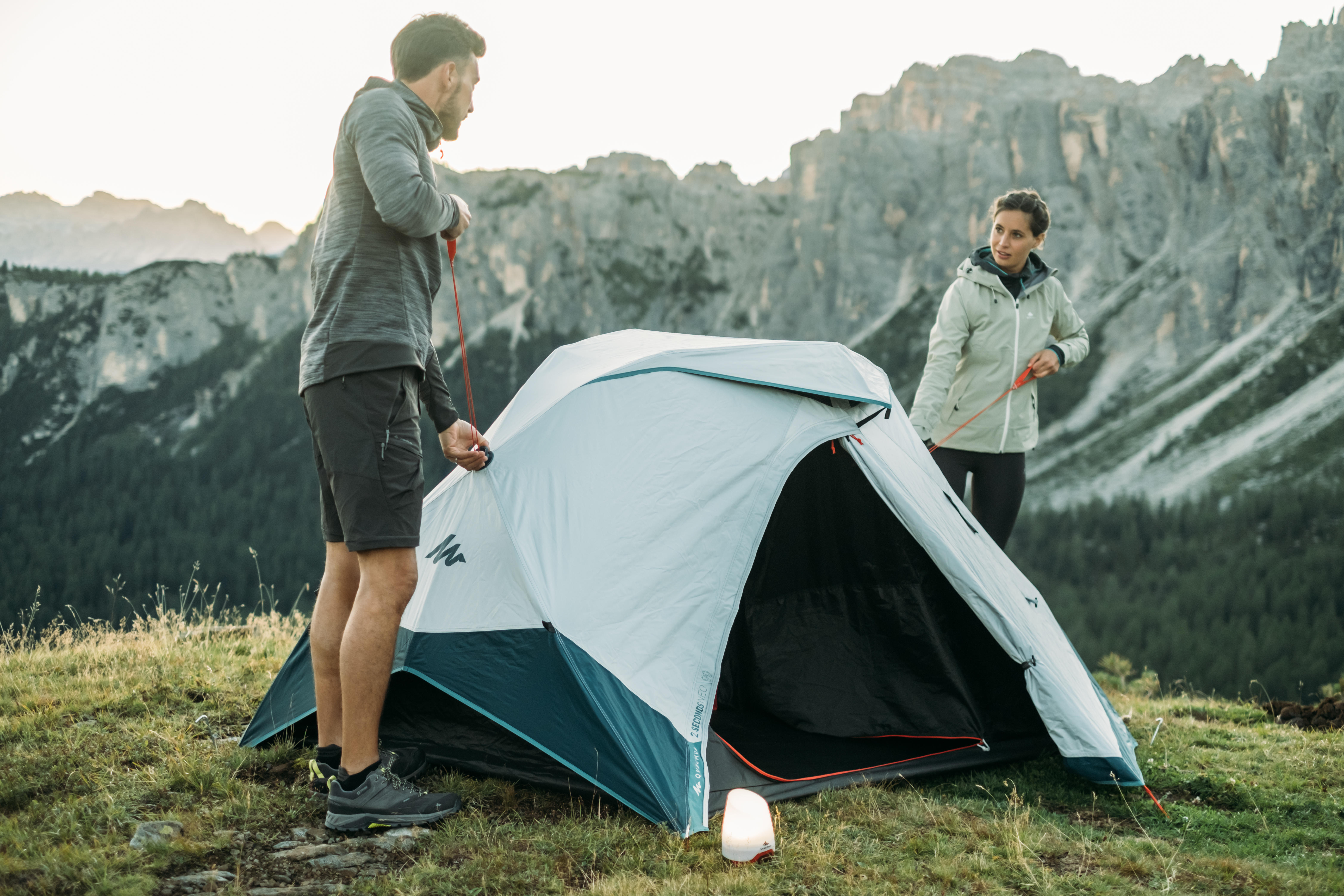 2-person Camping Tent, 2 Seconds Easy Fresh & Black - QUECHUA