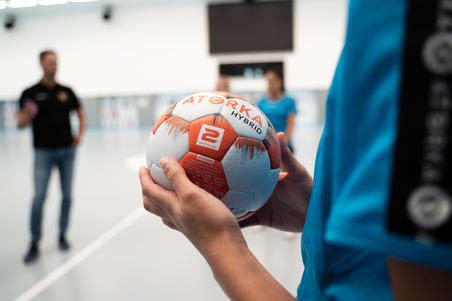 Kids' Size 2 Hybrid Handball Ball - Orange/Grey