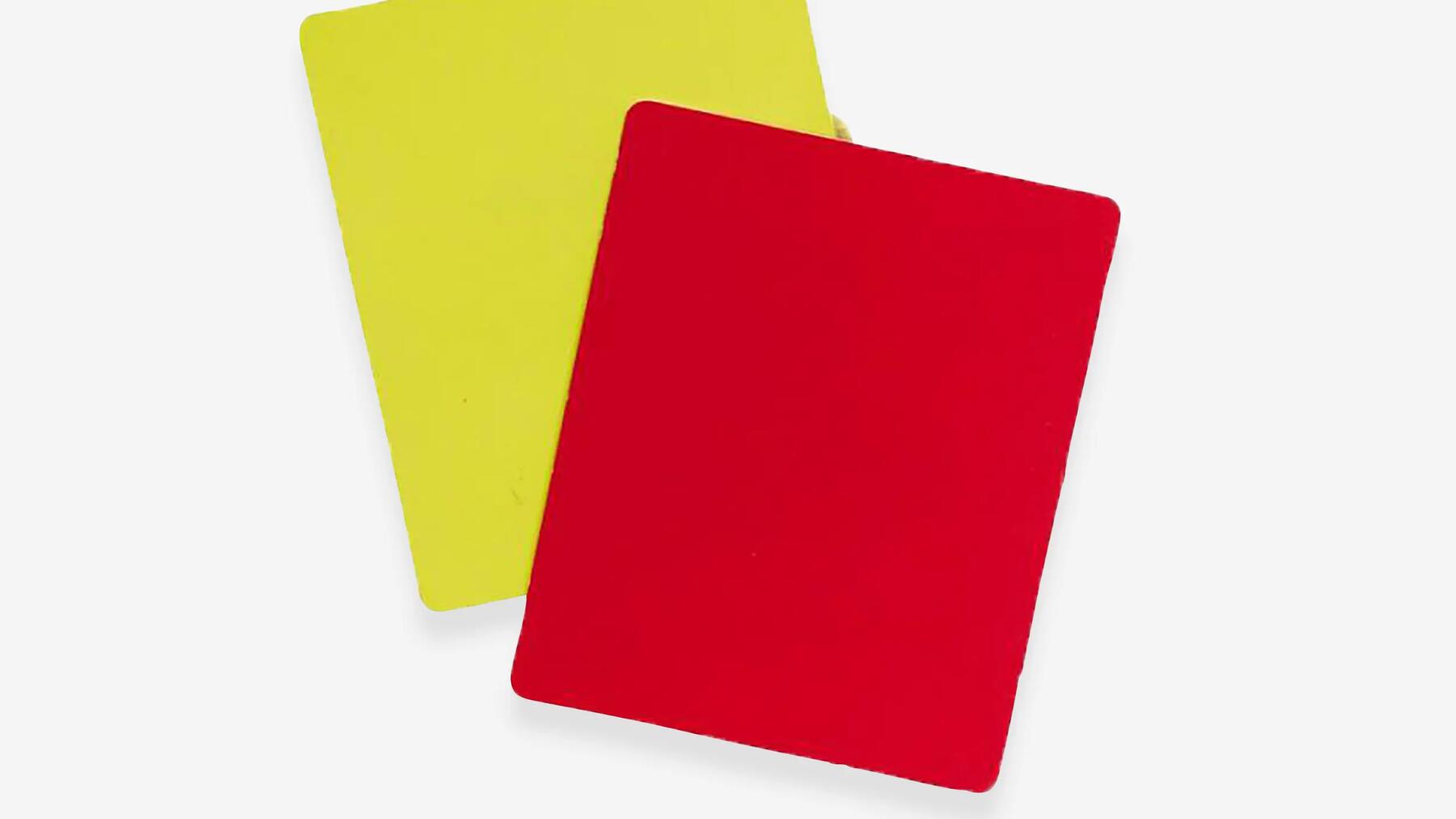 Gele en rode kaart scheidsrechter : 15 leuke cadeautips voor een voetballiefhebber