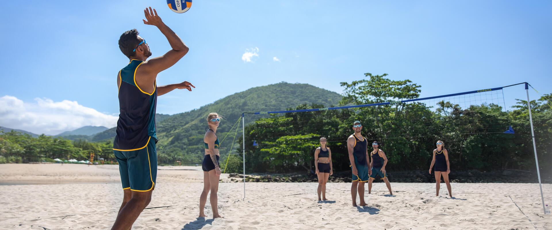 Volleyball and beach volleyball: differences explained
