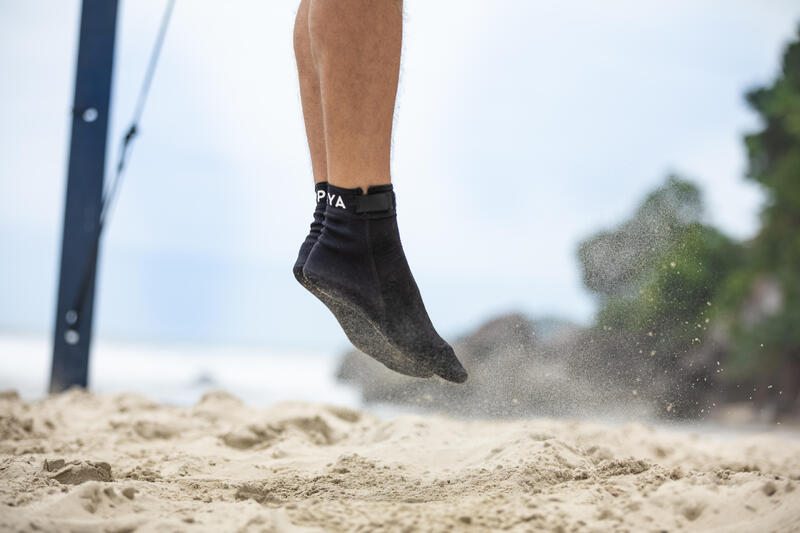 Skarpety neoprenowe do siatkówki plażowej – jakie wybrać?