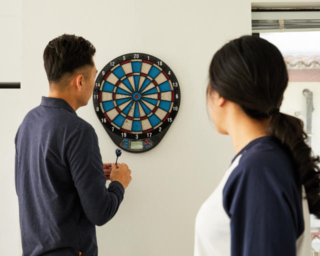 5 BENEFITS OF PLAYING DARTS decathlonsg