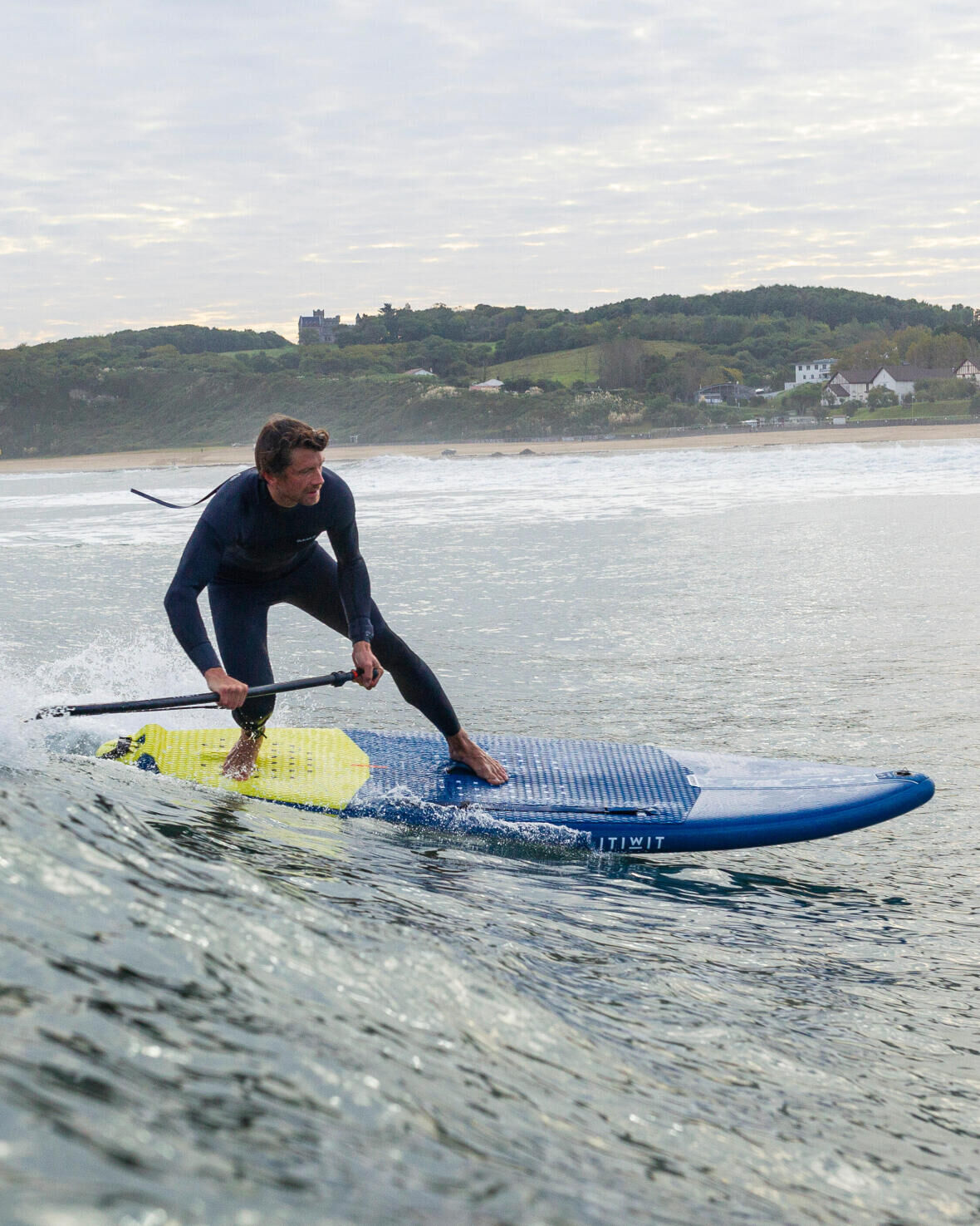 Surfing stand-up paddle board