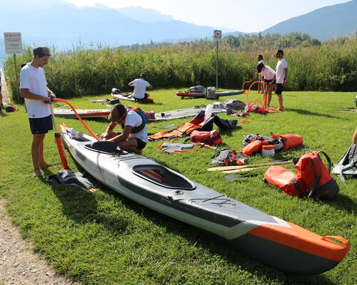 COME SCEGLIERE L' AIUTO AL GALLEGGIAMENTO PER LO STAND UP PADDLE O IL KAYAK | DECATHLON