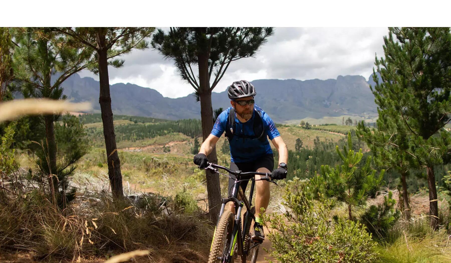 Erfahre, wie du dein Mountainbike verkehrssicher machst! Alle Tipps auf einen Blick zusammengefasst.