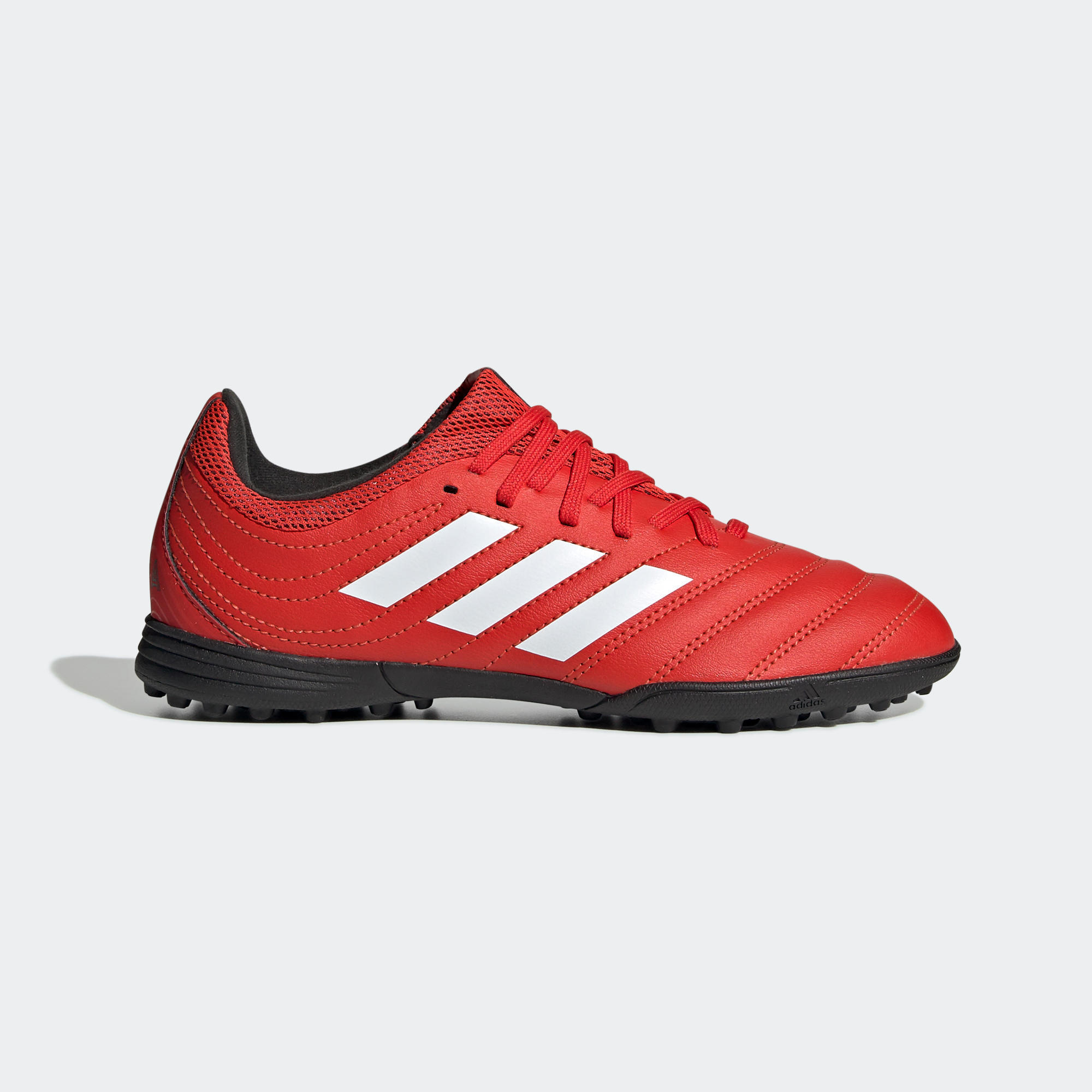 adidas rouge foot