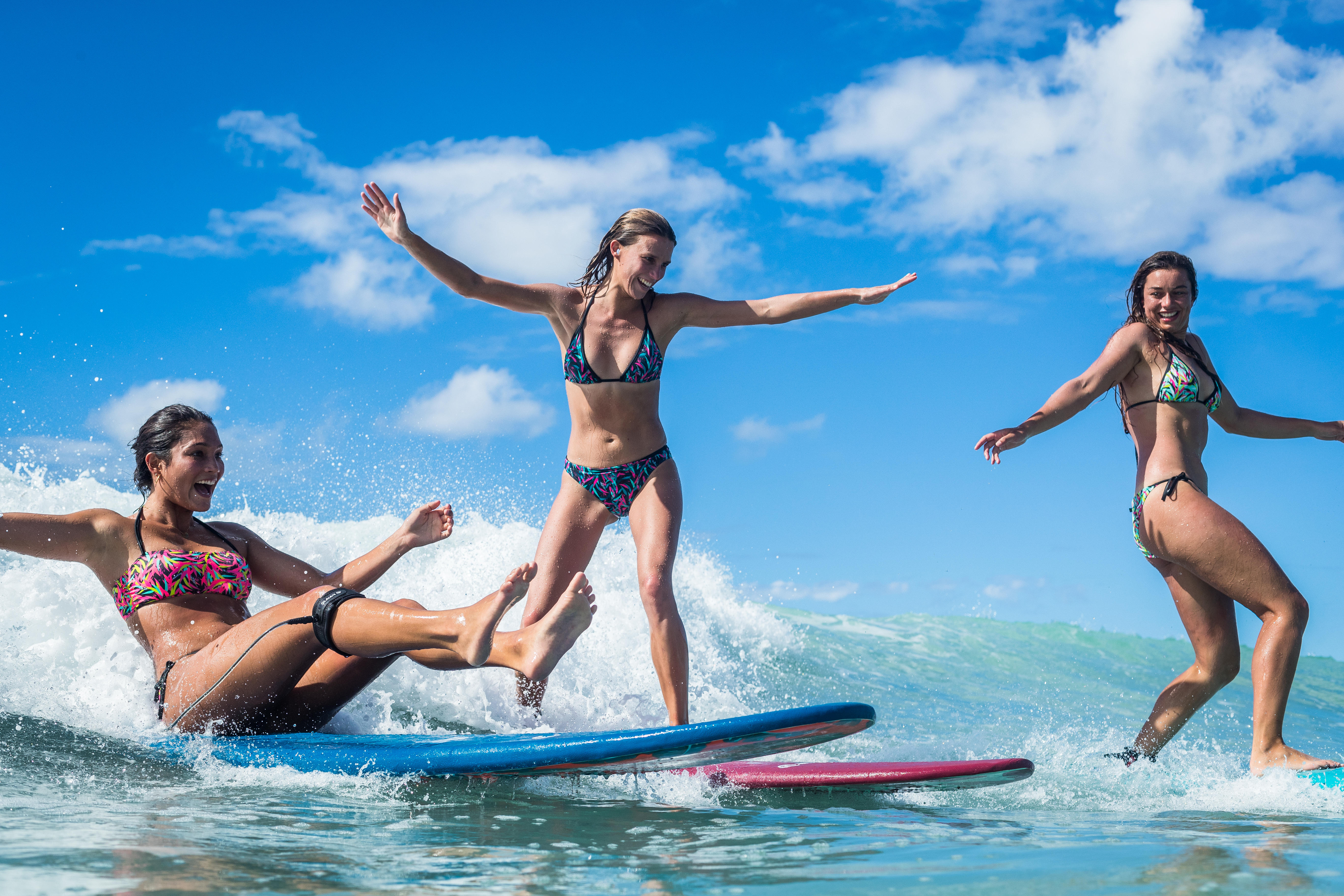 Доска для серфинга Softboard 500 8'6" В комплект входят лиш и 3 плавника. OLAIAN