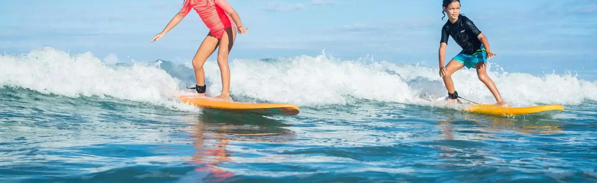 Goofy oder Regular - Welcher Fuß steht beim Surfen vorne?