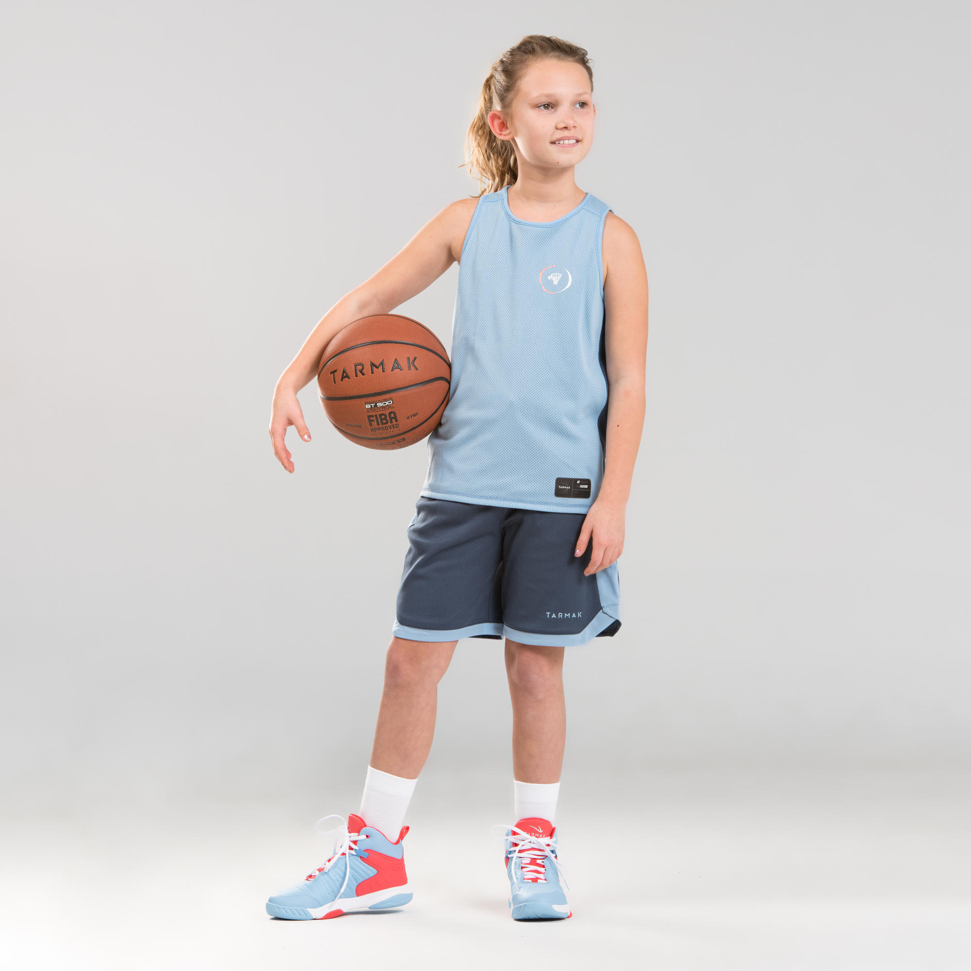 fille en basket