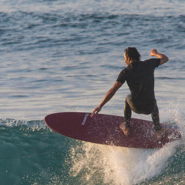 comment choisir un top lycra ou neoprene pour surfer ?